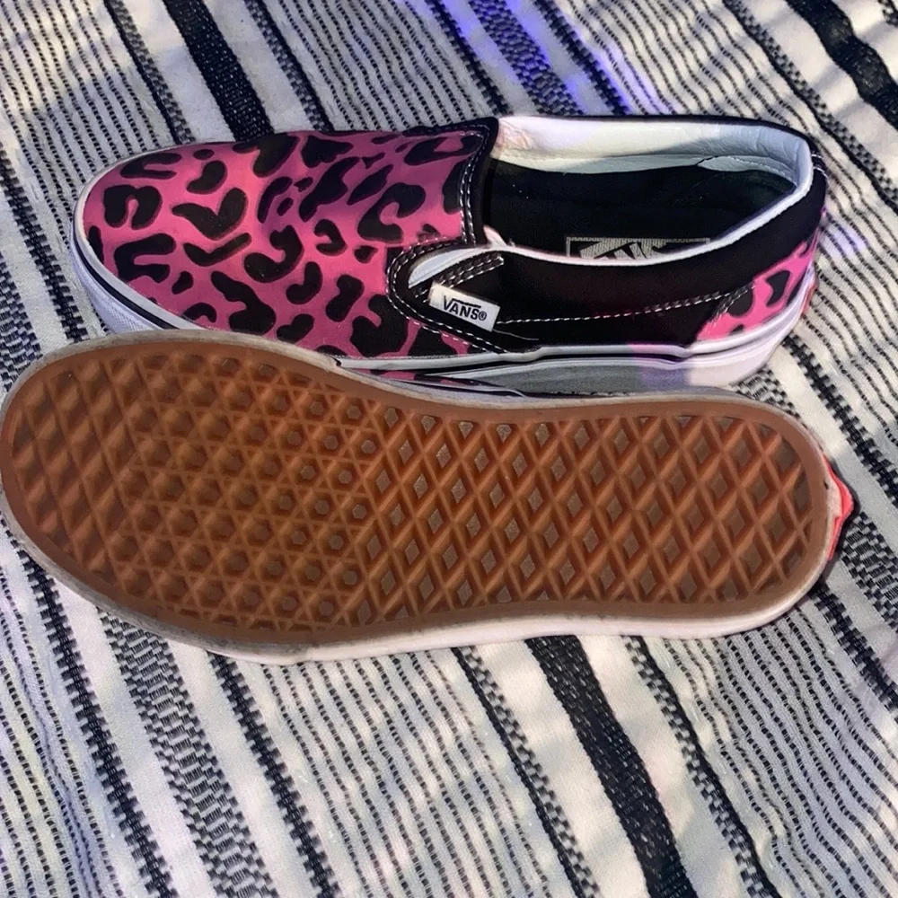 Vans - Picture 2 of 3